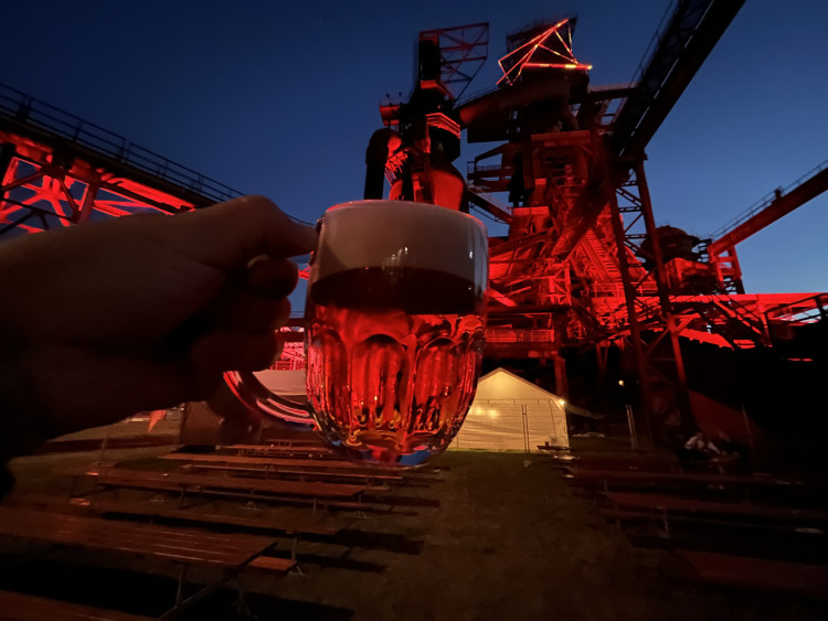 FOTOGALERIE: Beats for Love. Drumy duní pod vyhaslými vysokými pecemi