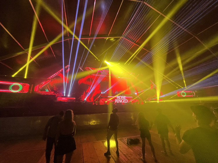 FOTOGALERIE: Beats for Love. Drumy duní pod vyhaslými vysokými pecemi