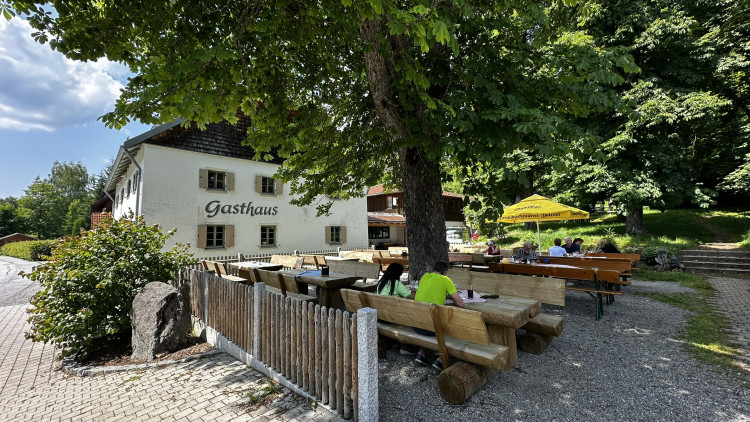 U této hospody vyjdete z lesa