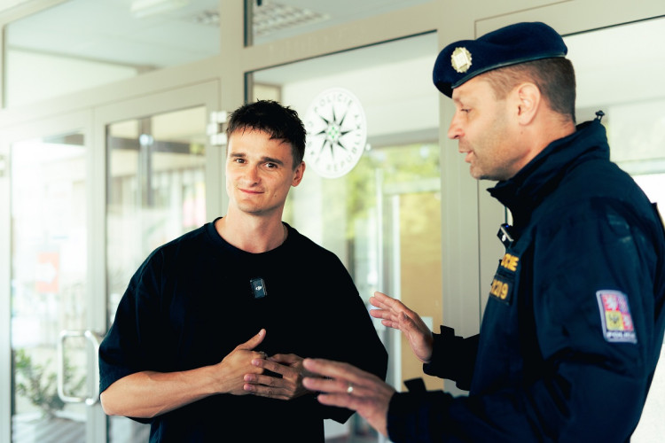 FOTOGALERIE: Úspěšný mladý youtuber Jan Hanko si vyzkoušel policejní fyzické testy
