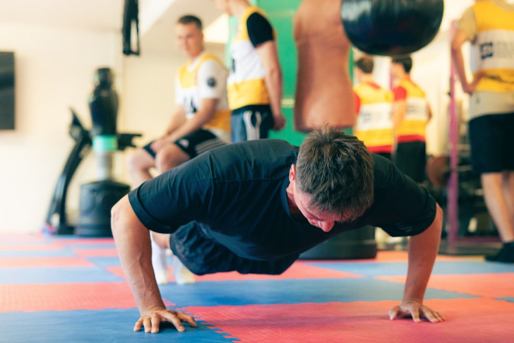 FOTOGALERIE: Úspěšný mladý youtuber Jan Hanko si vyzkoušel policejní fyzické testy