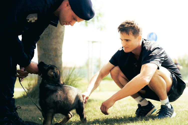 FOTOGALERIE: Úspěšný mladý youtuber Jan Hanko si vyzkoušel policejní fyzické testy