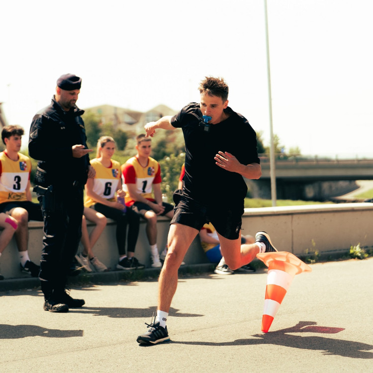 FOTOGALERIE: Úspěšný mladý youtuber Jan Hanko si vyzkoušel policejní fyzické testy