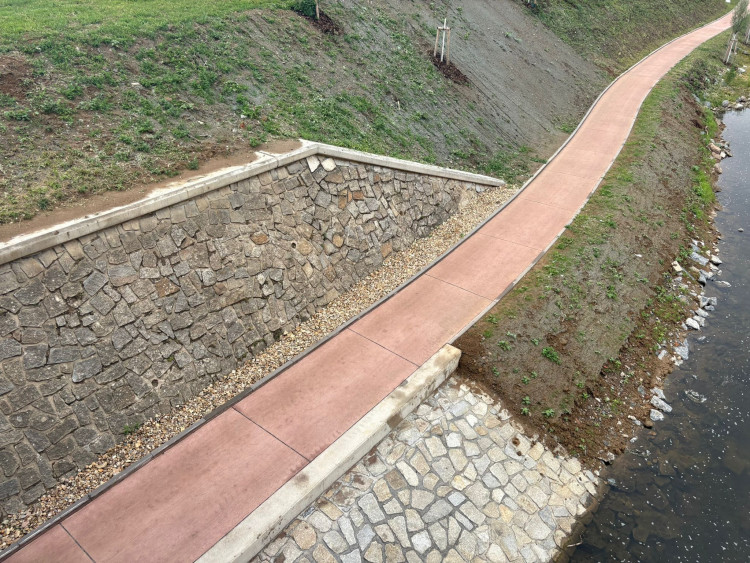 FOTOGALERIE: Stihlo se. Protipovodňová opatření na Poříčí jsou konečně hotová