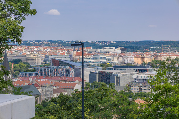 FOTOGALERIE: Vítkov prokoukl. Nevzhledné parkoviště nahradily fontány a stromořadí