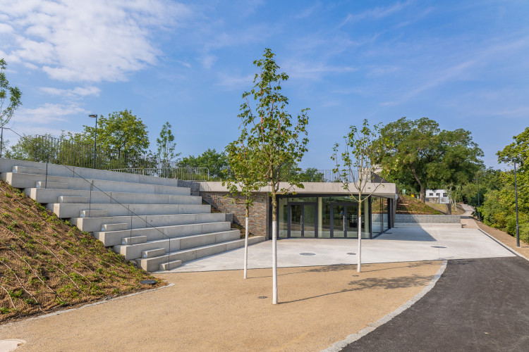 FOTOGALERIE: Vítkov prokoukl. Nevzhledné parkoviště nahradily fontány a stromořadí