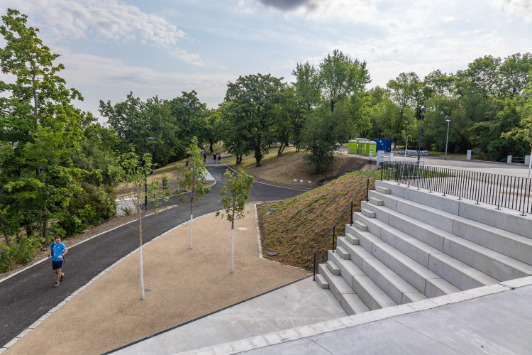 FOTOGALERIE: Vítkov prokoukl. Nevzhledné parkoviště nahradily fontány a stromořadí