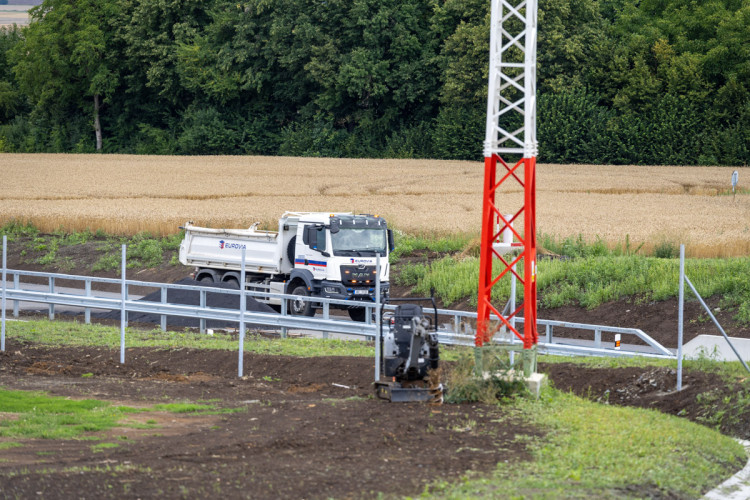 FOTOGALERIE: Rekonstrukce i nová stavba. D35 mezi Olomoucí a Litovlí prochází změnou