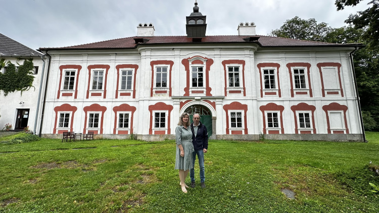 Majitelé zámku, manželé Šperlovi