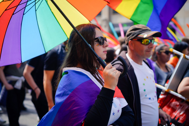 FOTOGALERIE: Prahou prošel průvod Prague Pride. Účastnil se Lipavský, Hřib i velvyslanci