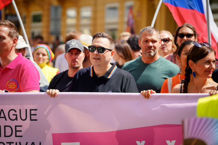 FOTOGALERIE: Prahou prošel průvod Prague Pride. Účastnil se Lipavský, Hřib i velvyslanci