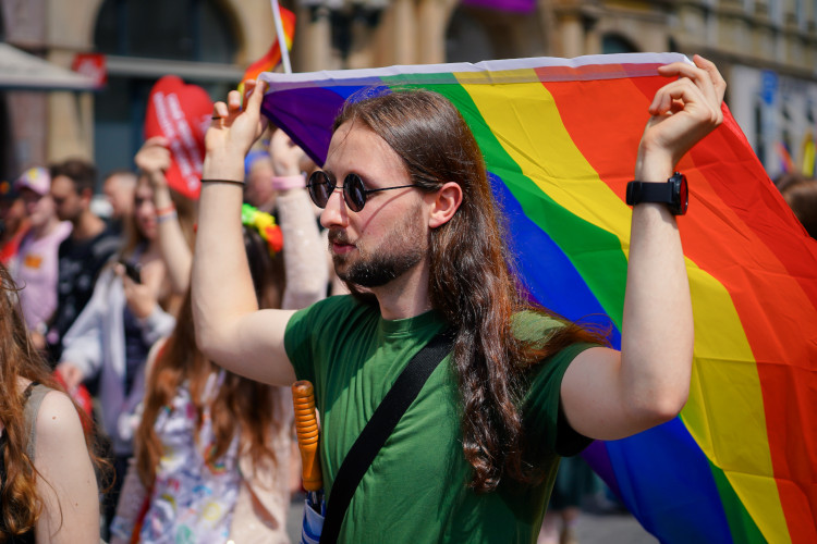 FOTOGALERIE: Prahou prošel průvod Prague Pride. Účastnil se Lipavský, Hřib i velvyslanci