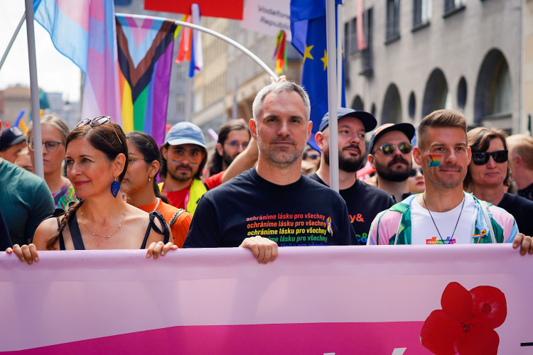 FOTOGALERIE: Prahou prošel průvod Prague Pride. Účastnil se Lipavský, Hřib i velvyslanci