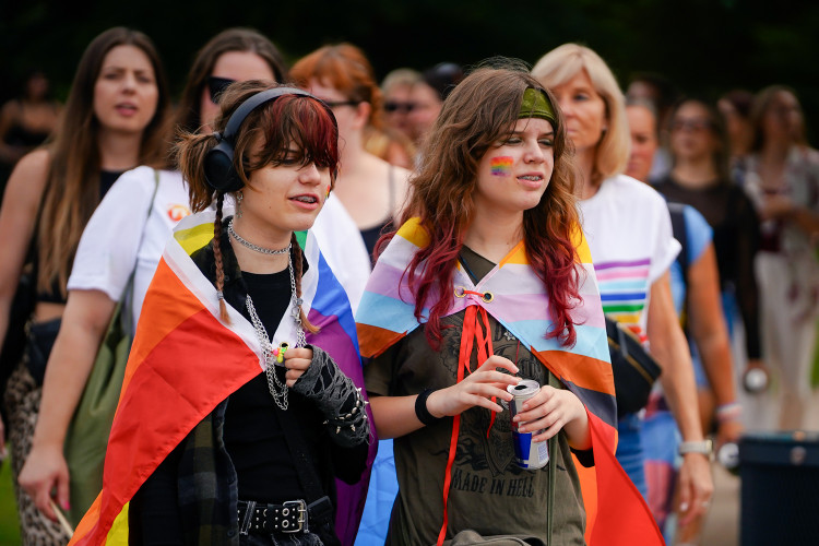 FOTOGALERIE: Prahou prošel průvod Prague Pride. Účastnil se Lipavský, Hřib i velvyslanci
