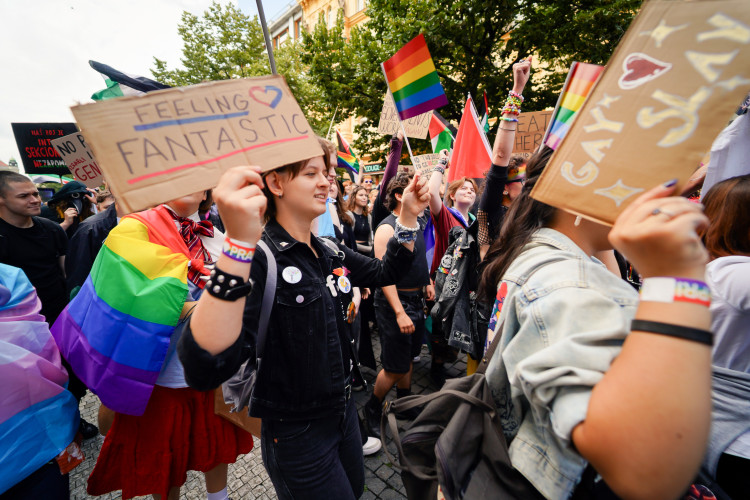 FOTOGALERIE: Prahou prošel průvod Prague Pride. Účastnil se Lipavský, Hřib i velvyslanci