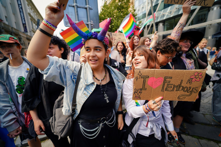 FOTOGALERIE: Prahou prošel průvod Prague Pride. Účastnil se Lipavský, Hřib i velvyslanci