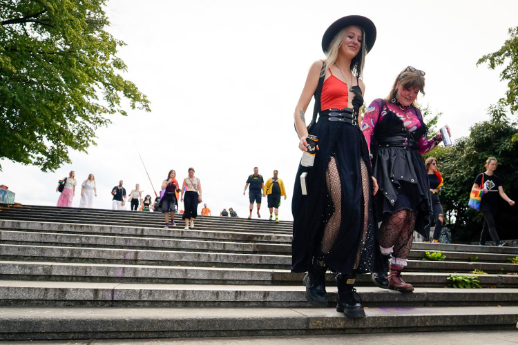 FOTOGALERIE: Prahou prošel průvod Prague Pride. Účastnil se Lipavský, Hřib i velvyslanci