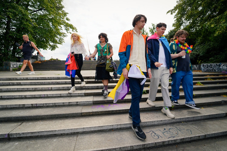 FOTOGALERIE: Prahou prošel průvod Prague Pride. Účastnil se Lipavský, Hřib i velvyslanci