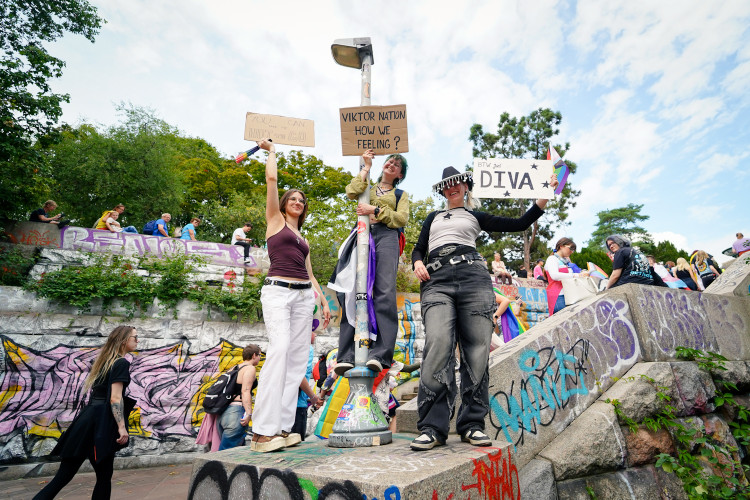 FOTOGALERIE: Prahou prošel průvod Prague Pride. Účastnil se Lipavský, Hřib i velvyslanci