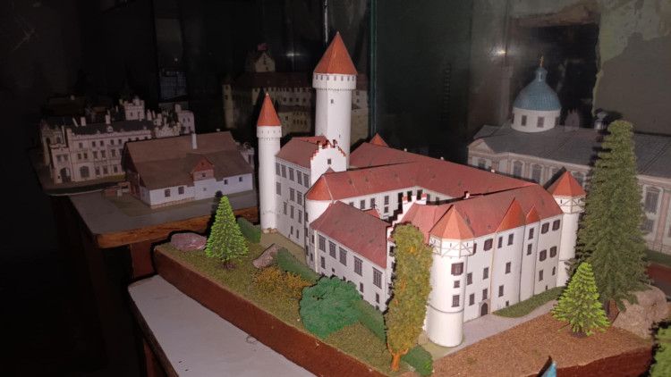 FOTOGALERIE: Ptenský zámek otevřel své komnaty, chodby a sklepy