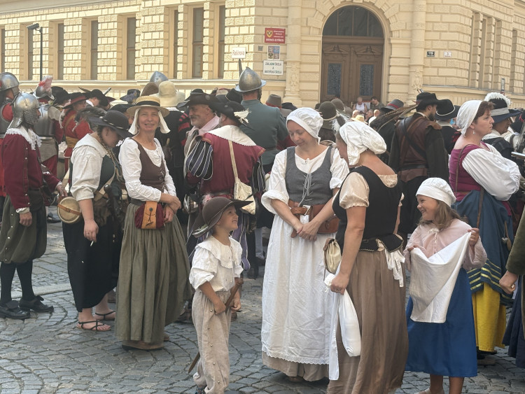 FOTOGALERIE: Brnem prošla historická armáda. Průvod připomněl legendární středověké bitvy