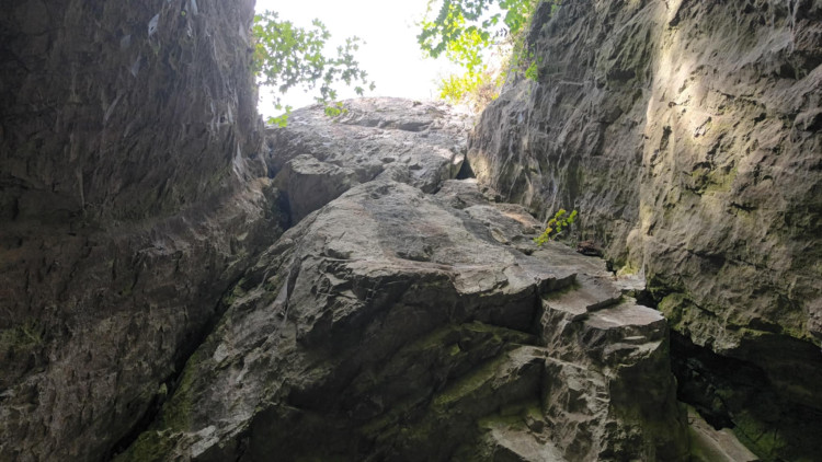 FOTOGALERIE: Indiánská hospoda, skalní brána, Zkamenělý zámek, Javoříčské jeskyně