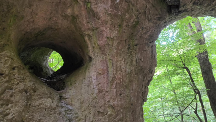 FOTOGALERIE: Indiánská hospoda, skalní brána, Zkamenělý zámek, Javoříčské jeskyně