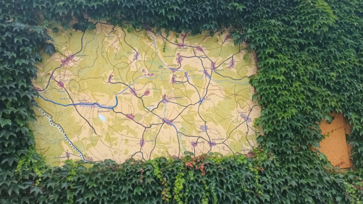 FOTOGALERIE: Indiánská hospoda, skalní brána, Zkamenělý zámek, Javoříčské jeskyně