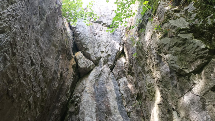 FOTOGALERIE: Indiánská hospoda, skalní brána, Zkamenělý zámek, Javoříčské jeskyně