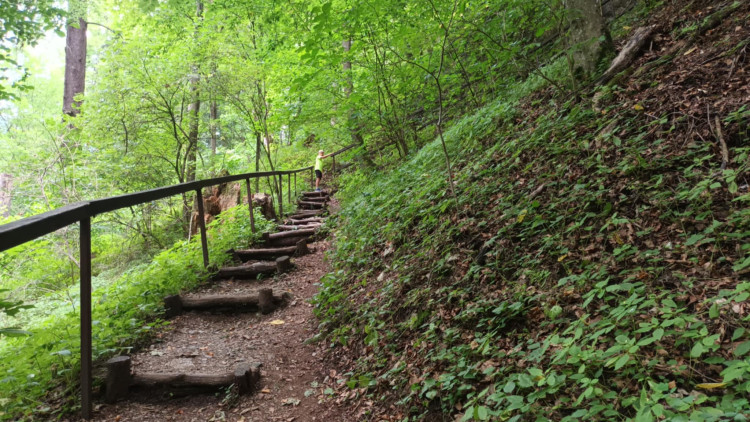 FOTOGALERIE: Indiánská hospoda, skalní brána, Zkamenělý zámek, Javoříčské jeskyně