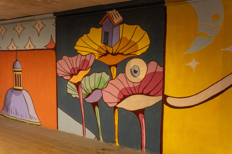 FOTOGALERIE: Streetartová úprava rozzářila pochod u olomoucké fakultní nemocnice