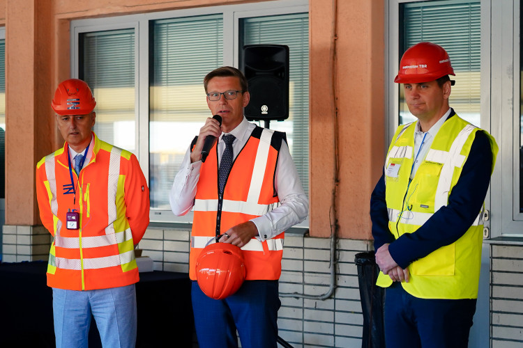 FOTOGALERIE: Lávka s promenádou i nové nástupiště. Smíchovské nádraží získává podobu