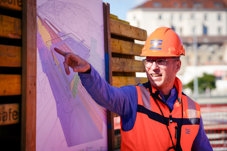 FOTOGALERIE: Lávka s promenádou i nové nástupiště. Smíchovské nádraží získává podobu