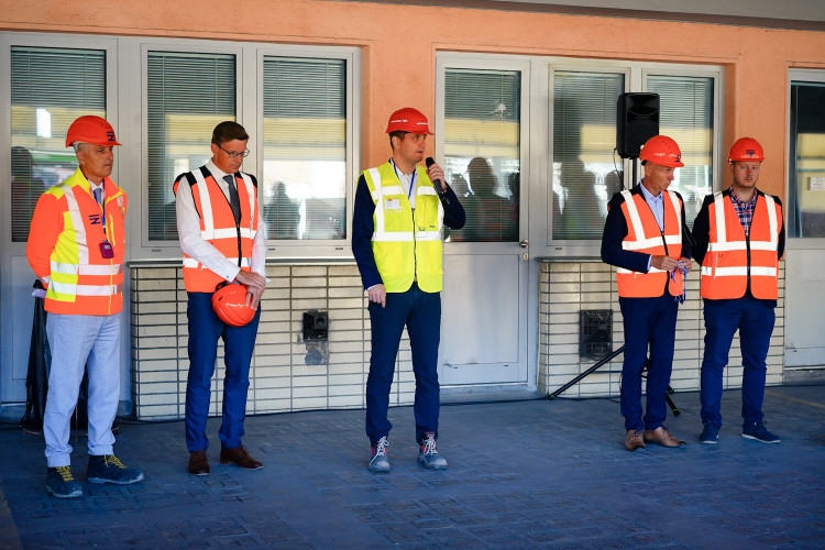 FOTOGALERIE: Lávka s promenádou i nové nástupiště. Smíchovské nádraží získává podobu