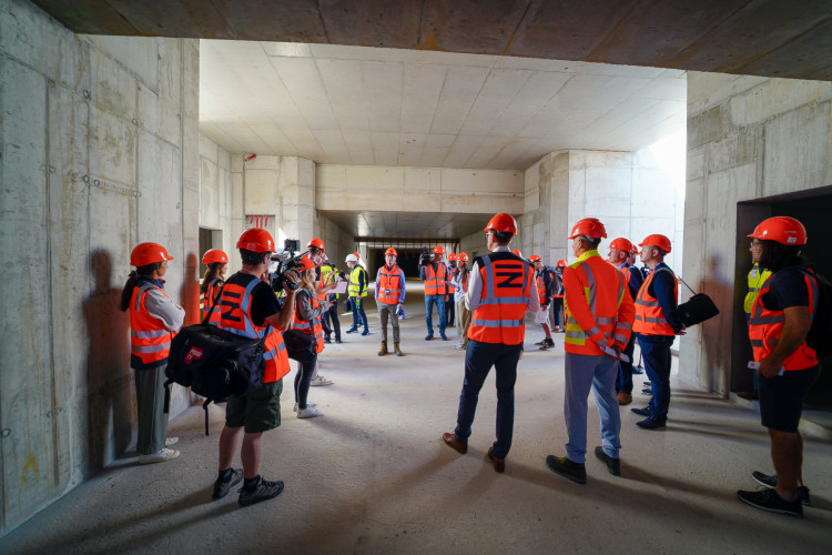 FOTOGALERIE: Lávka s promenádou i nové nástupiště. Smíchovské nádraží získává podobu