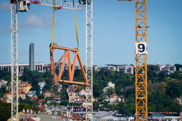 FOTOGALERIE: Lávka s promenádou i nové nástupiště. Smíchovské nádraží získává podobu