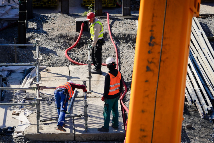 FOTOGALERIE: Lávka s promenádou i nové nástupiště. Smíchovské nádraží získává podobu
