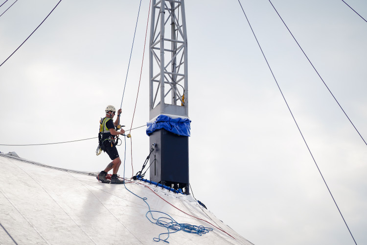 FOTOGALERIE: Do Česka poprvé přijel slavný Cirque du Soleil, na Letné už stojí obří šapitó