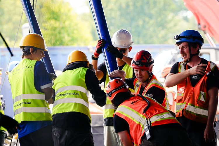 FOTOGALERIE: Do Česka poprvé přijel slavný Cirque du Soleil, na Letné už stojí obří šapitó