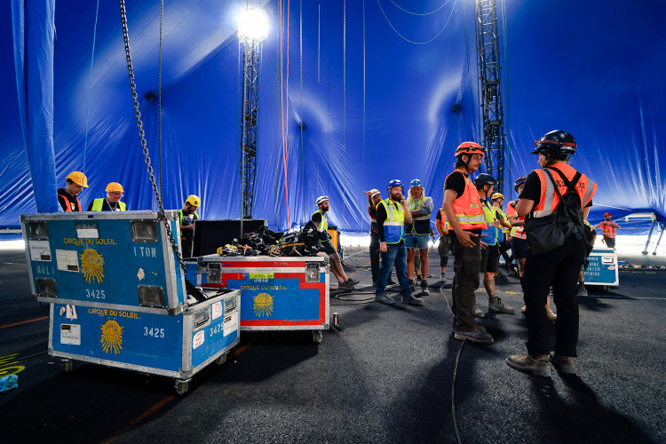 FOTOGALERIE: Do Česka poprvé přijel slavný Cirque du Soleil, na Letné už stojí obří šapitó