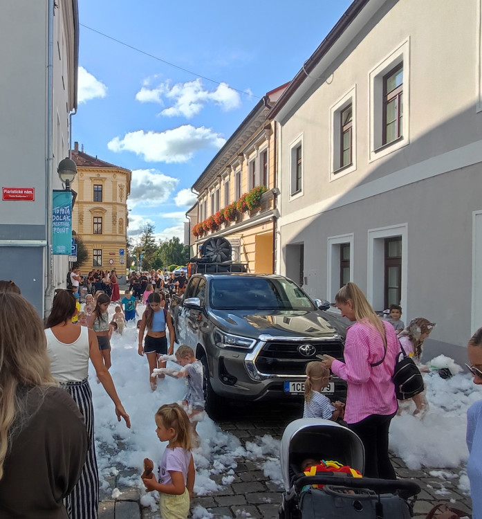 Ulice Budějc rozzářily barvy festivalu Město lidem, lidé městu