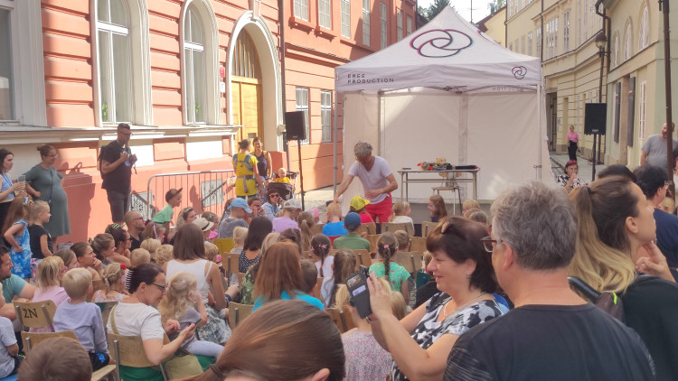 Ulice Budějc rozzářily barvy festivalu Město lidem, lidé městu