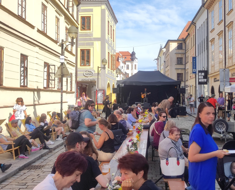 Ulice Budějc rozzářily barvy festivalu Město lidem, lidé městu