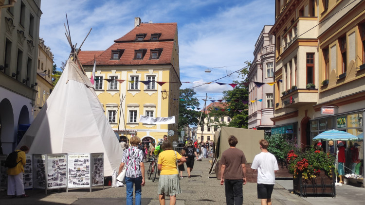 Ulice Budějc rozzářily barvy festivalu Město lidem, lidé městu