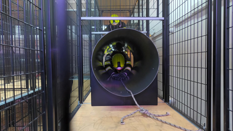 FOTOGALERIE: Trenažér pro výcvik pohyb v zakouřeném prostředí v Hamrech na Prostějovsku