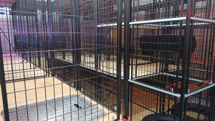 FOTOGALERIE: Trenažér pro výcvik pohyb v zakouřeném prostředí v Hamrech na Prostějovsku