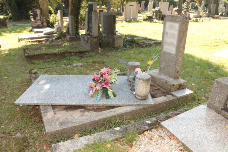 FOTOGALERIE: Pět desítek poničených hrobů na olomouckém hřbitově