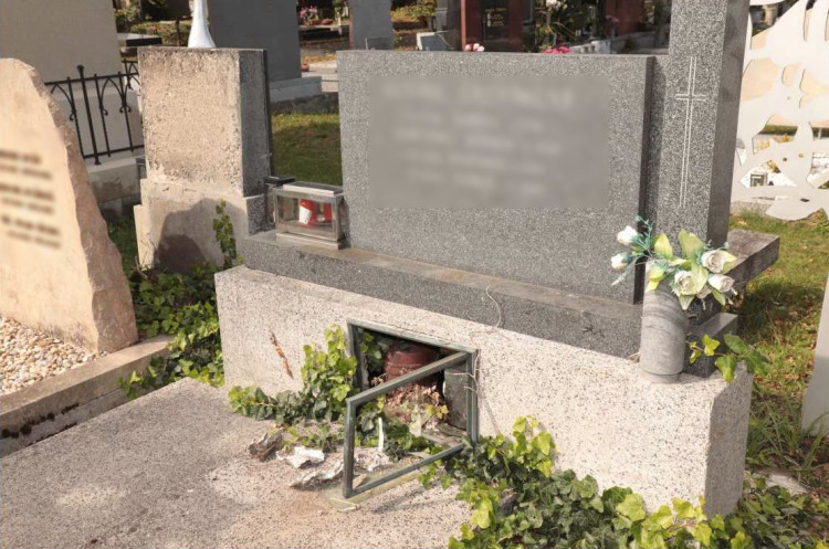 FOTOGALERIE: Pět desítek poničených hrobů na olomouckém hřbitově