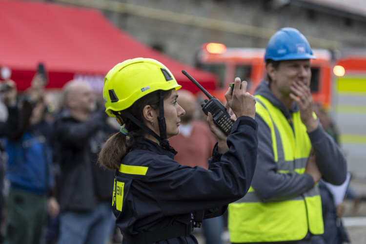 FOTOGALERIE: Masivní požár v hale. Vědci v Jeseníku testovali ocelovou stavbu