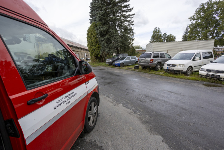 FOTOGALERIE: Masivní požár v hale. Vědci v Jeseníku testovali ocelovou stavbu